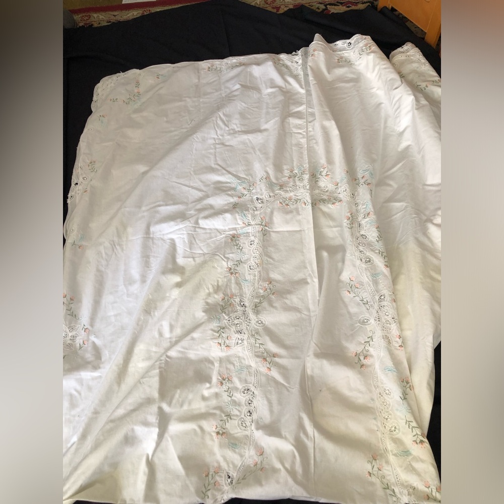 vintage cut 100x60” embroidery cotton white tablecloth Madeira floral pink